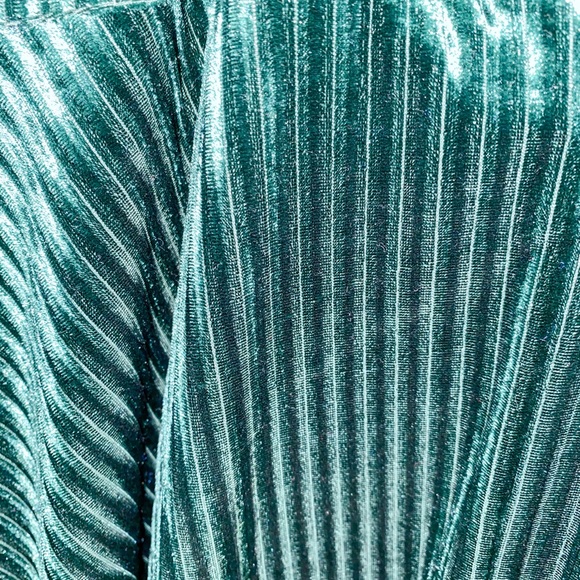 Emerald green dress! - Picture 3 of 3